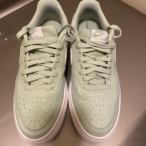 Nike platform sneakers. Sea foam green. Womens 9.5